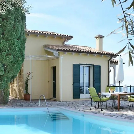 Sleeps 6 With Pool Air Con And Wifi * Айос-Никитас