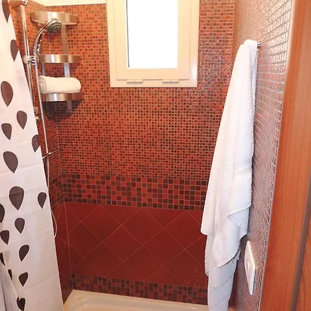 ヴィラ Sleeps 6 With Pool Air Con And Wifi *